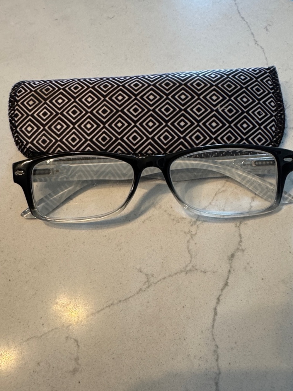 Womens Two-Tone Black-to-Clear Rectangular Reading Glasses with Patterned Case